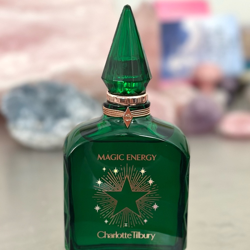Charlotte Tilbury Magic Energy Eau De Parfum 100ml Spray 3.3 fl oz - Picture 3 of 5